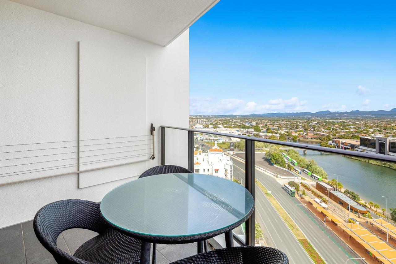 Sierra Grand Broadbeach - Self Contained & Privately Managed Apartments Gold Coast Extérieur photo