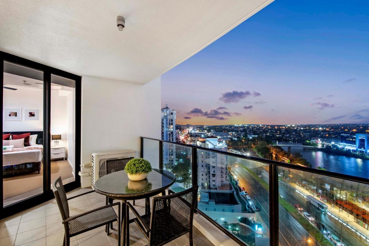Sierra Grand Broadbeach - Self Contained & Privately Managed Apartments Gold Coast Extérieur photo