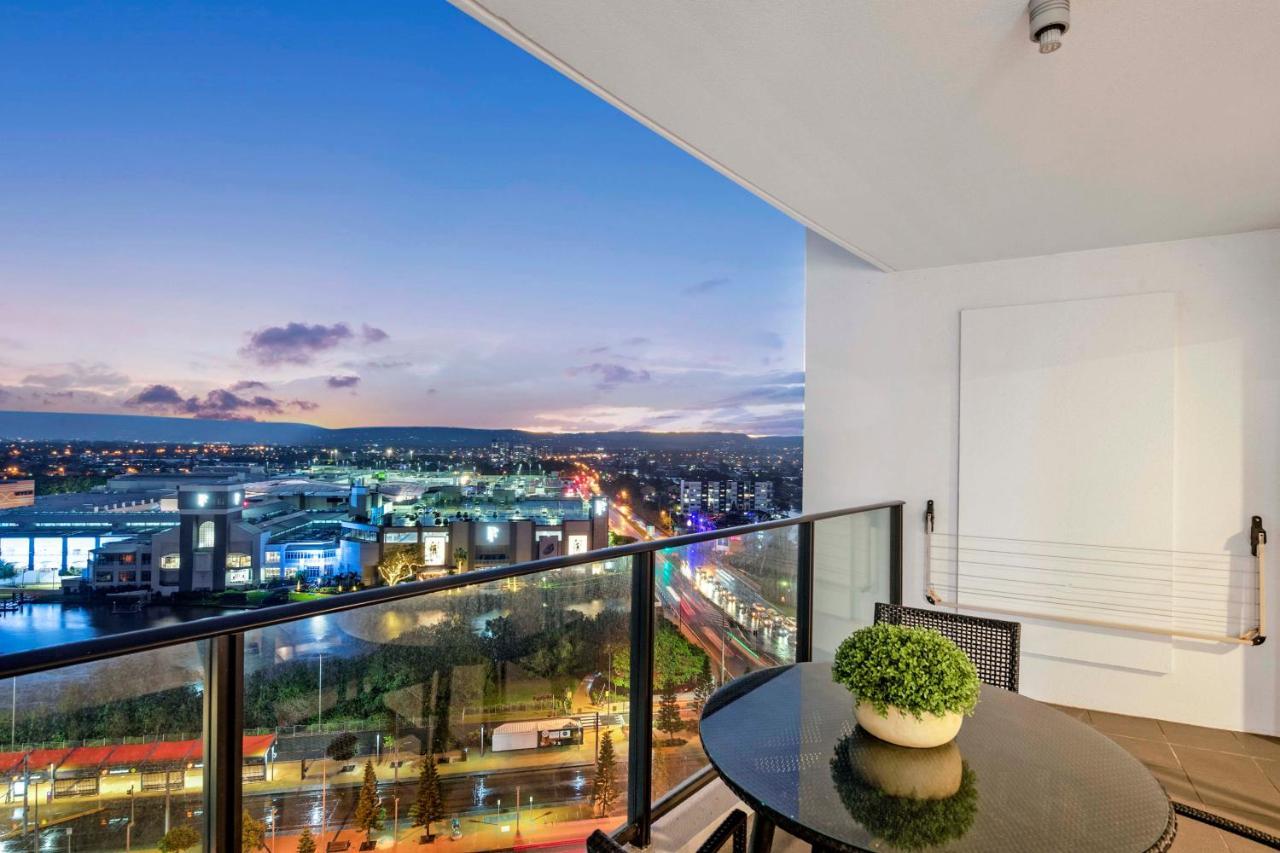 Sierra Grand Broadbeach - Self Contained & Privately Managed Apartments Gold Coast Extérieur photo