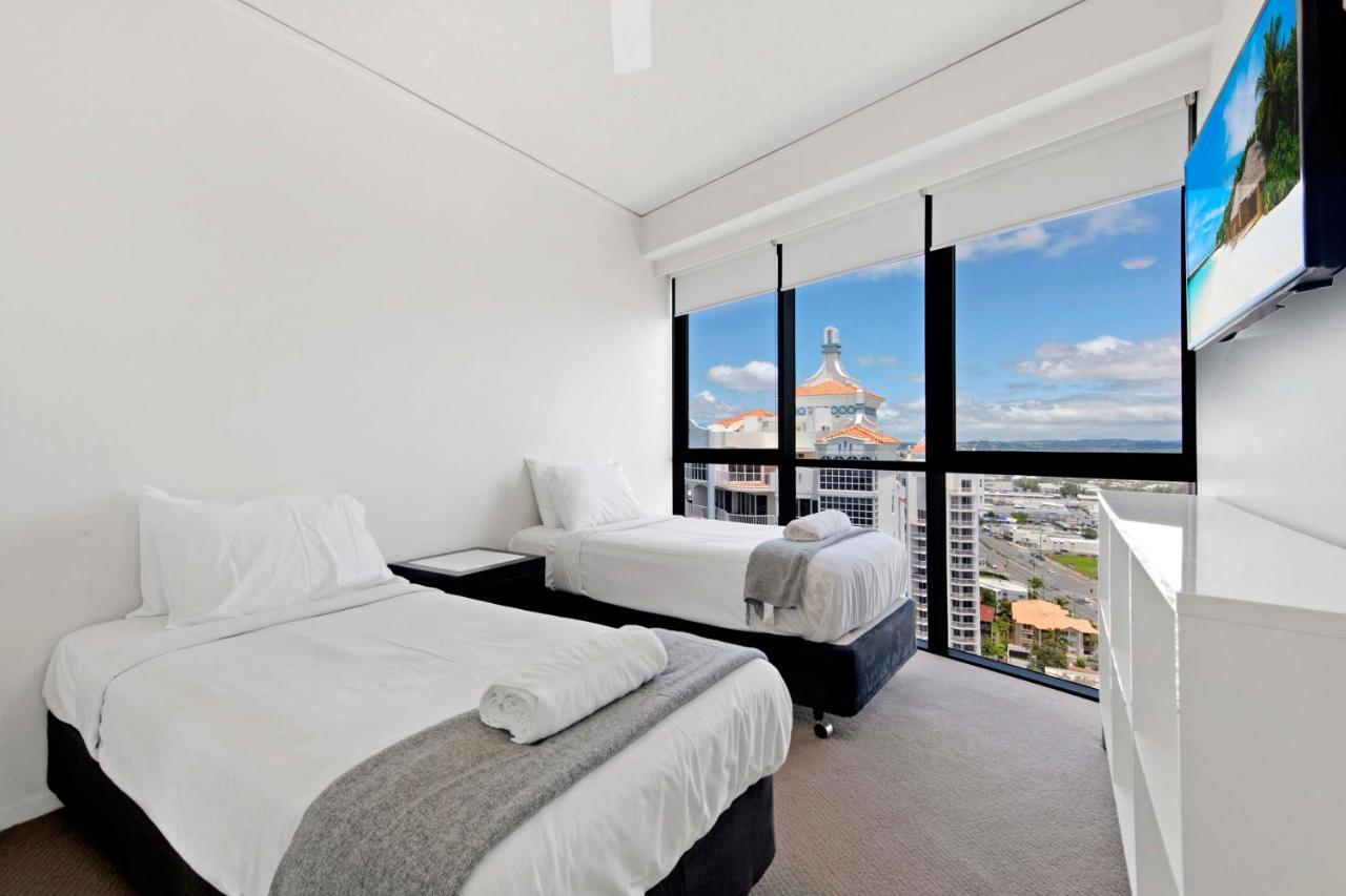 Sierra Grand Broadbeach - Self Contained & Privately Managed Apartments Gold Coast Extérieur photo