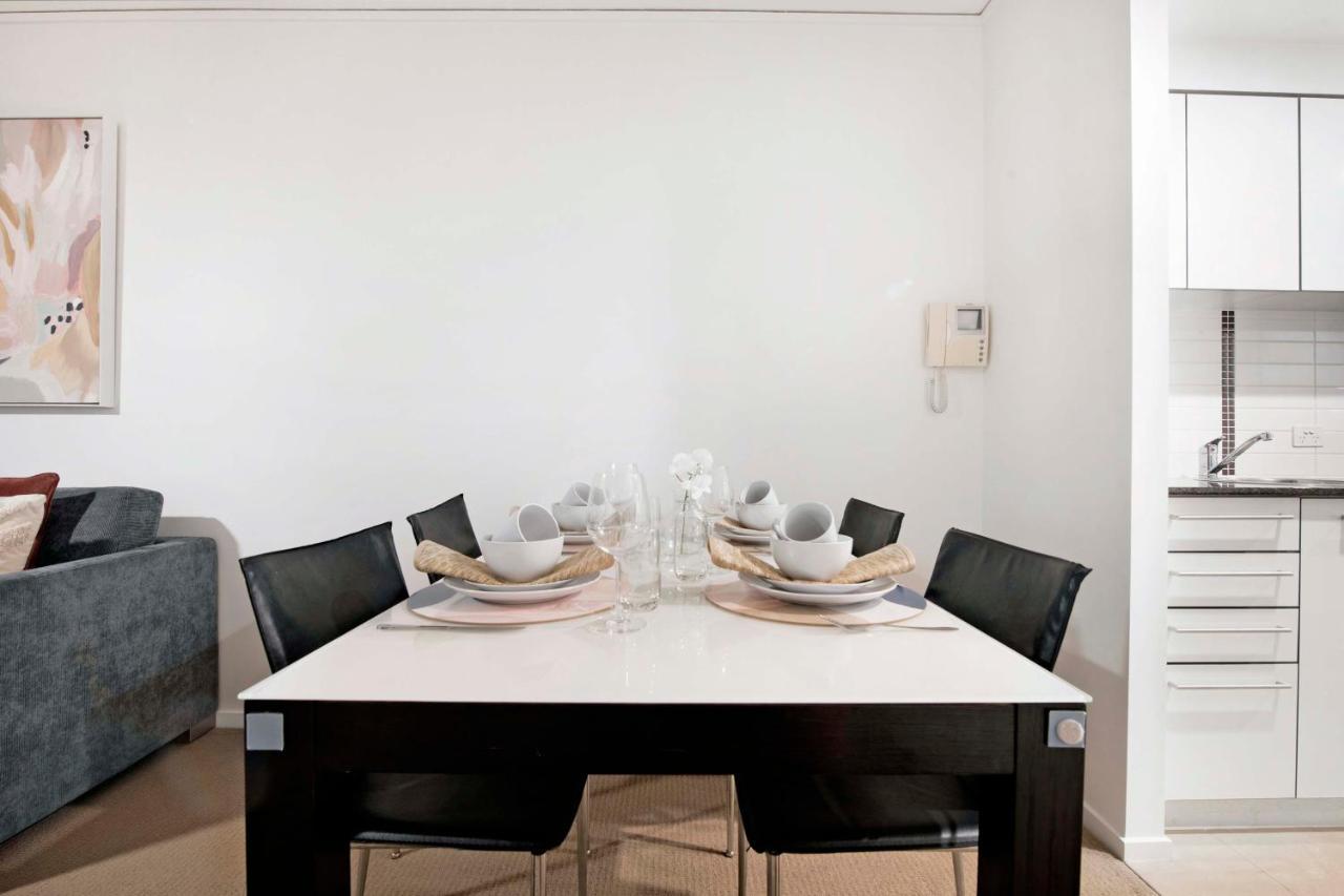 Sierra Grand Broadbeach - Self Contained & Privately Managed Apartments Gold Coast Extérieur photo