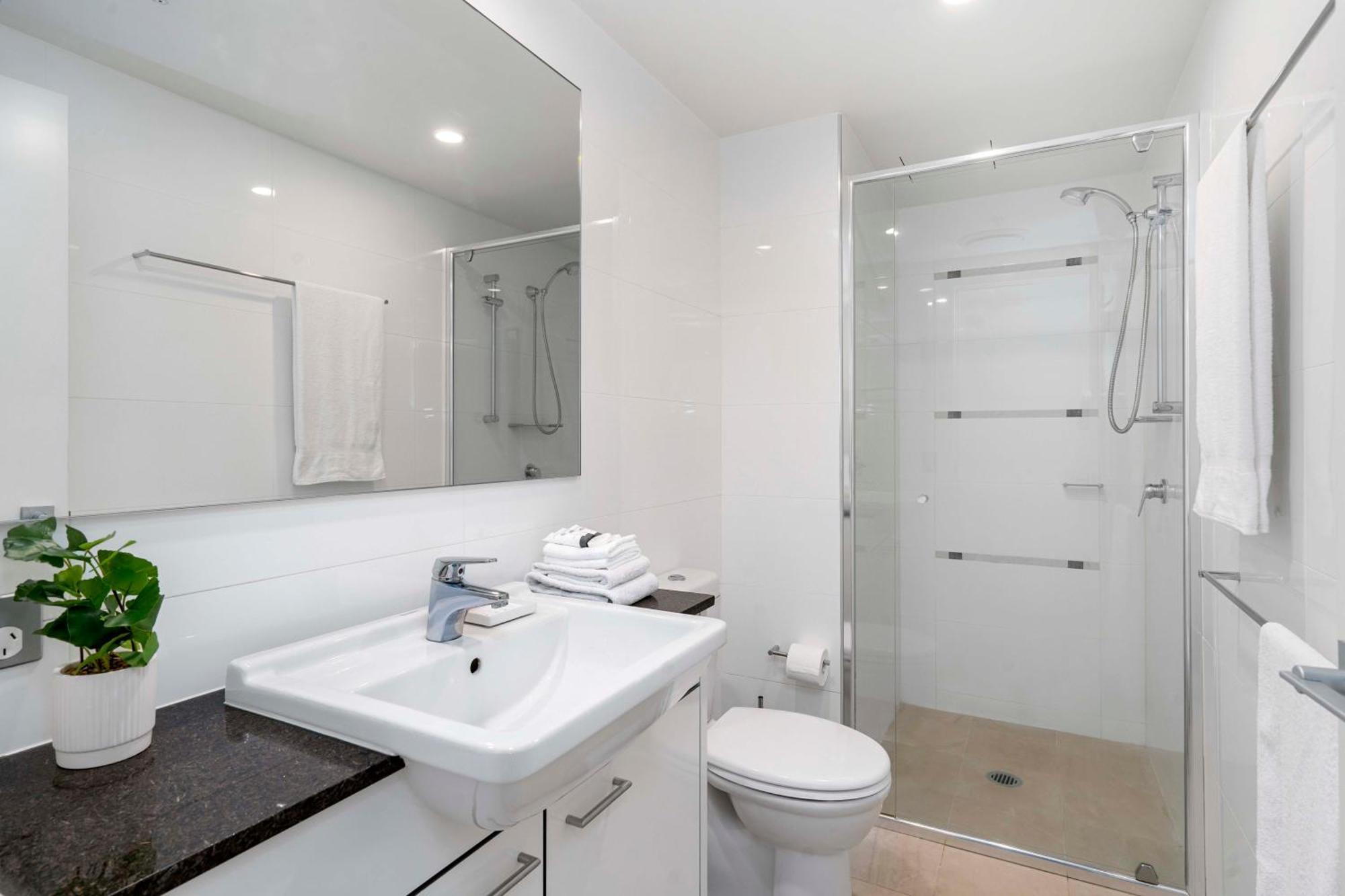 Sierra Grand Broadbeach - Self Contained & Privately Managed Apartments Gold Coast Extérieur photo
