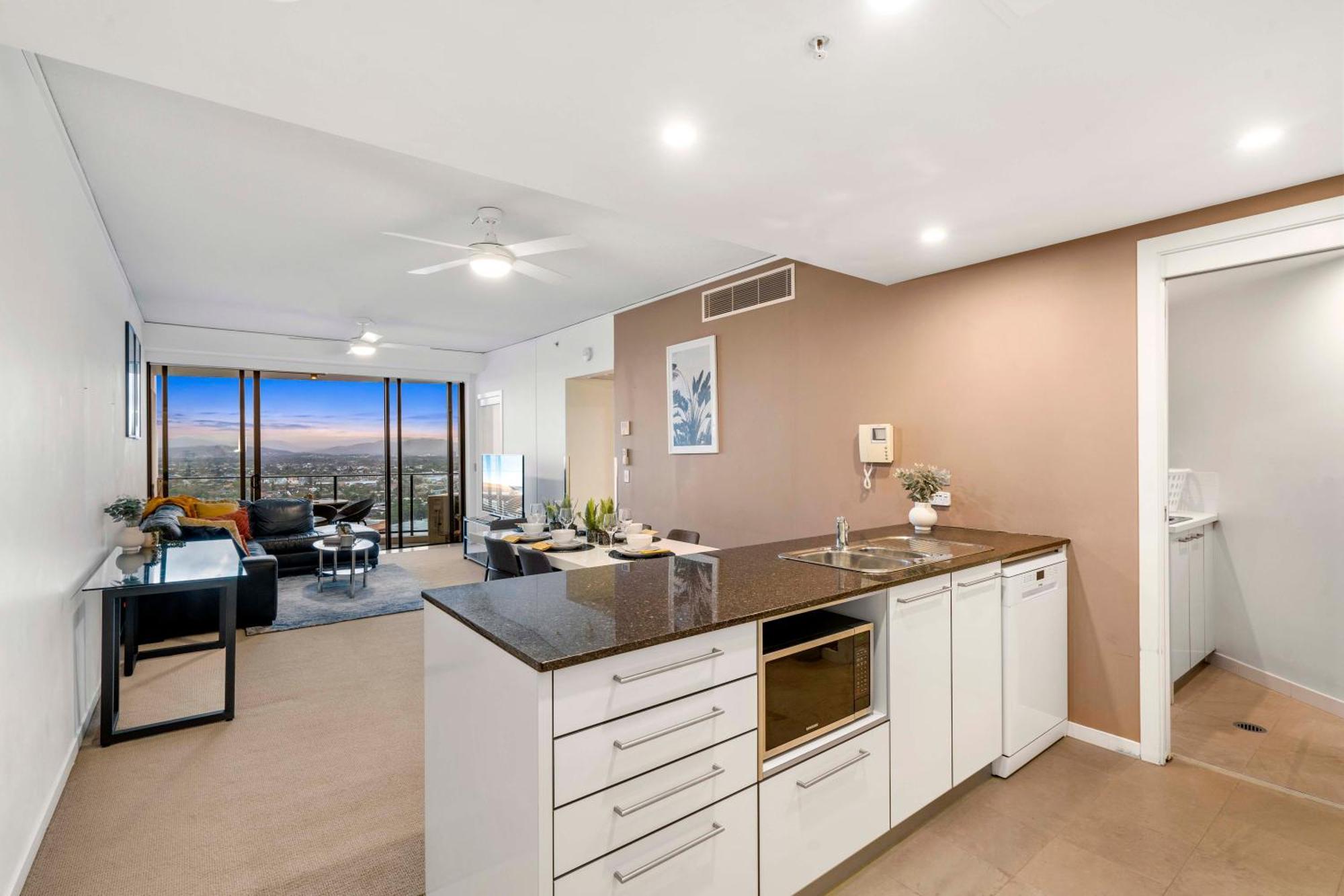Sierra Grand Broadbeach - Self Contained & Privately Managed Apartments Gold Coast Extérieur photo