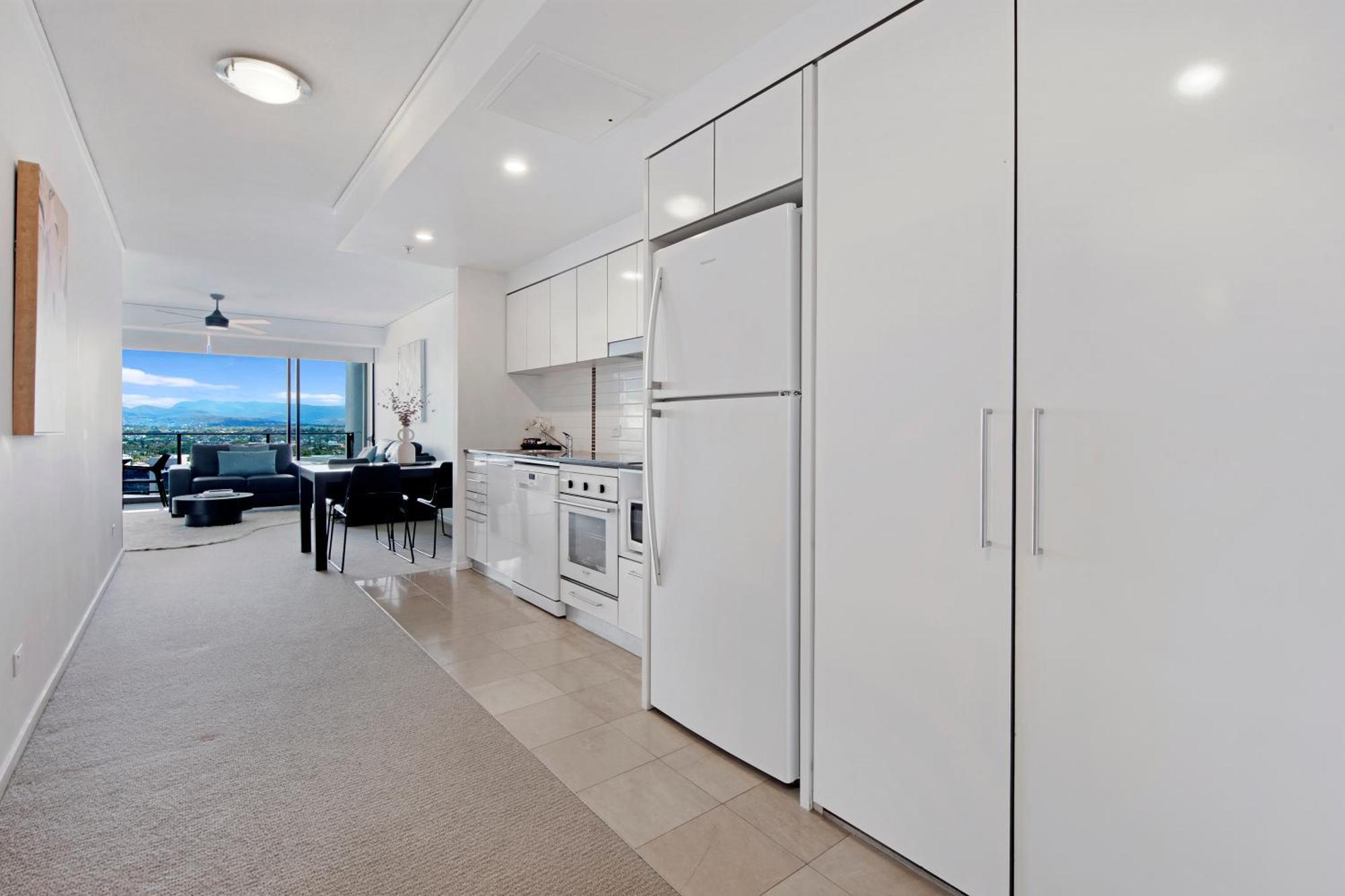 Sierra Grand Broadbeach - Self Contained & Privately Managed Apartments Gold Coast Extérieur photo