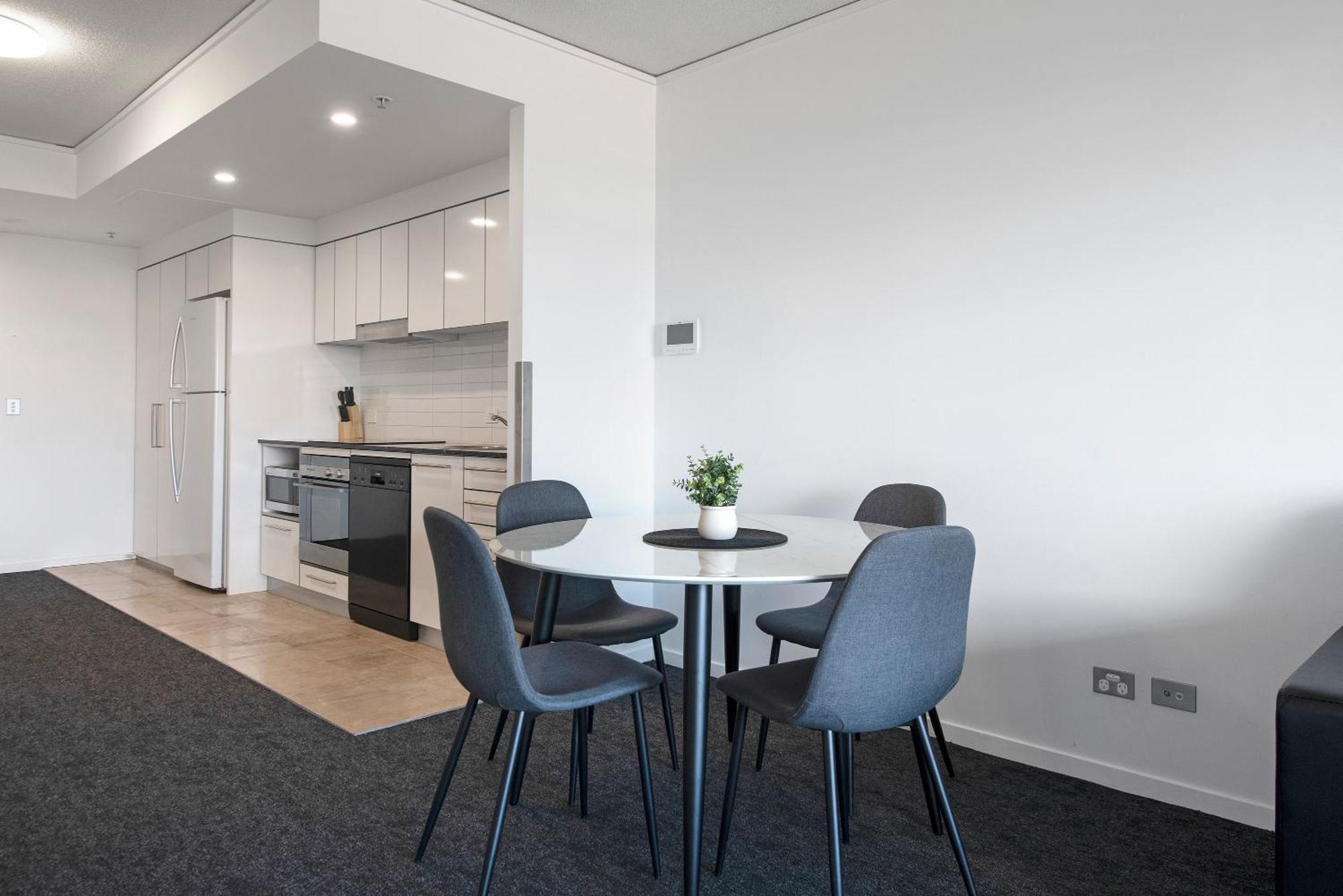 Sierra Grand Broadbeach - Self Contained & Privately Managed Apartments Gold Coast Extérieur photo