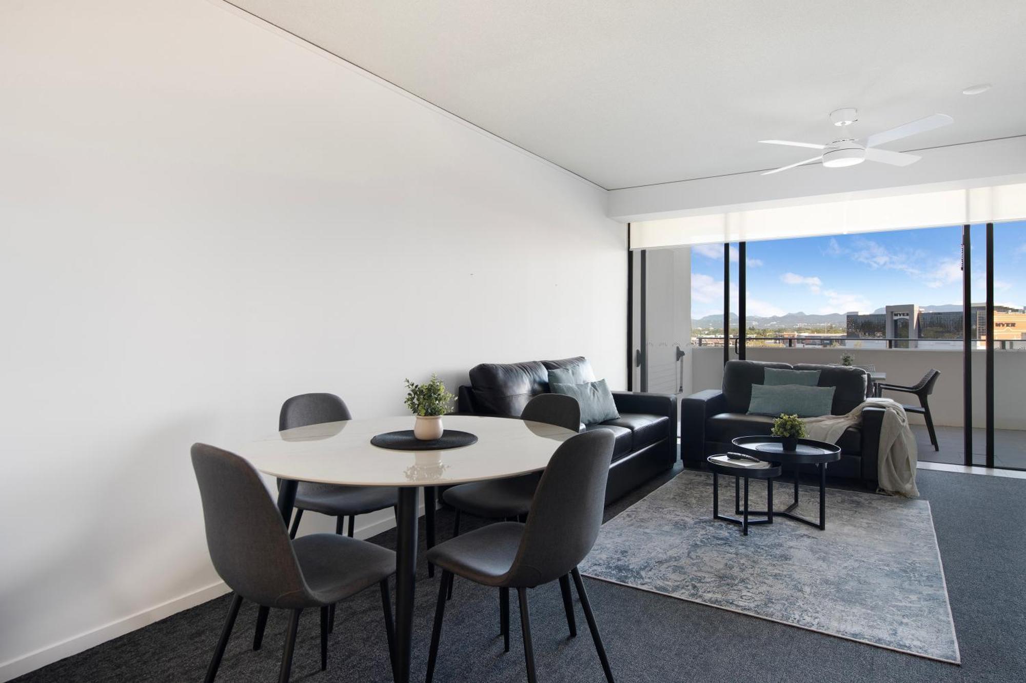 Sierra Grand Broadbeach - Self Contained & Privately Managed Apartments Gold Coast Extérieur photo