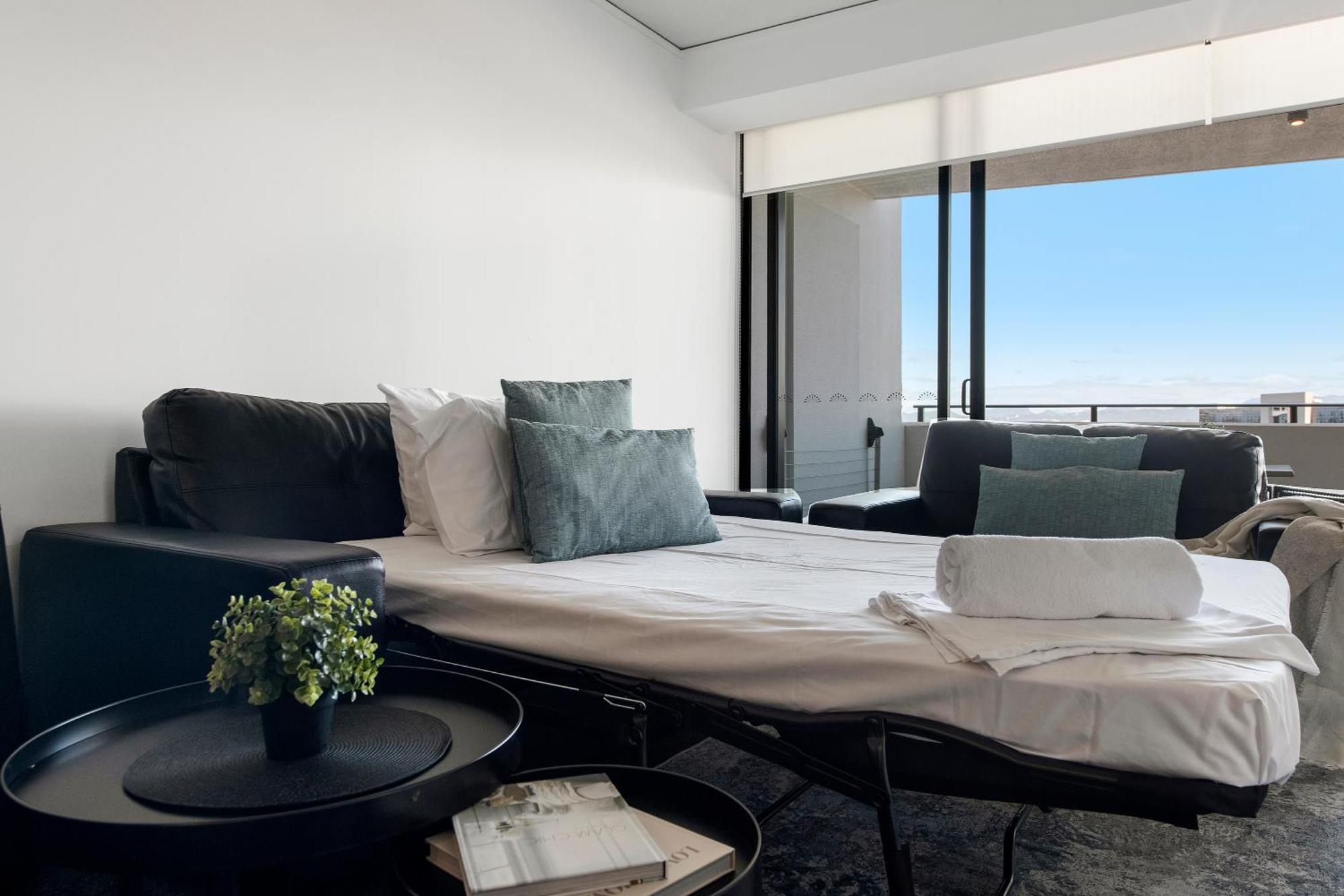 Sierra Grand Broadbeach - Self Contained & Privately Managed Apartments Gold Coast Extérieur photo