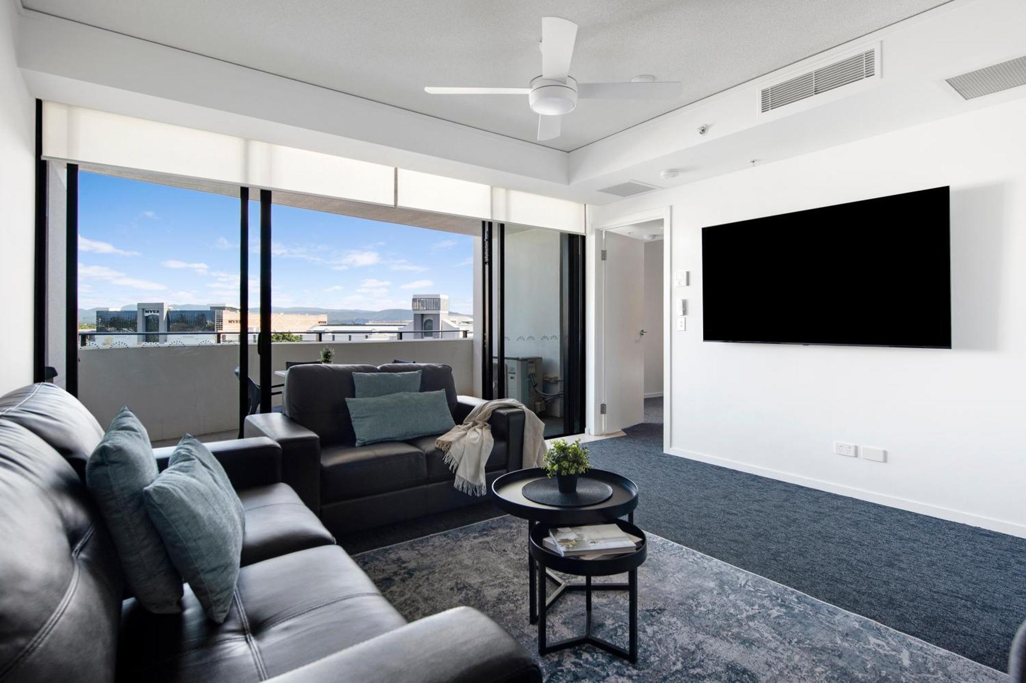 Sierra Grand Broadbeach - Self Contained & Privately Managed Apartments Gold Coast Extérieur photo